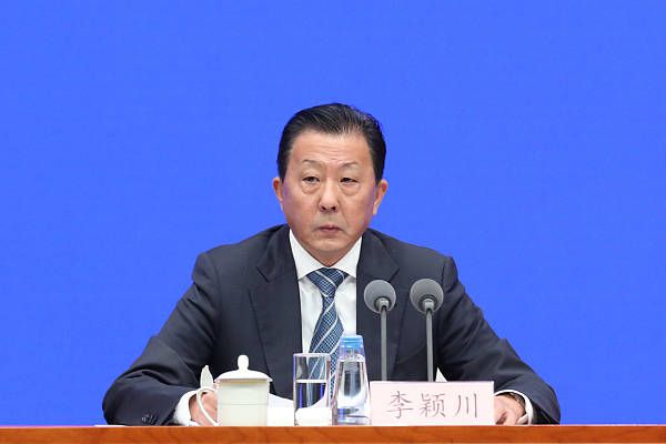 偷偷拍到男友的外遇