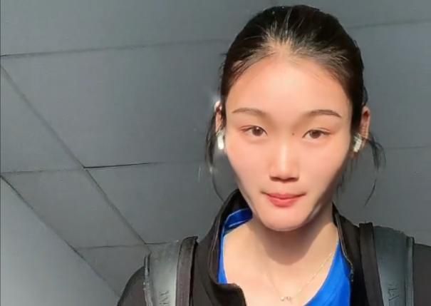 喂喂女老师