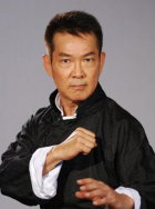 丰满少妇与大狼拘